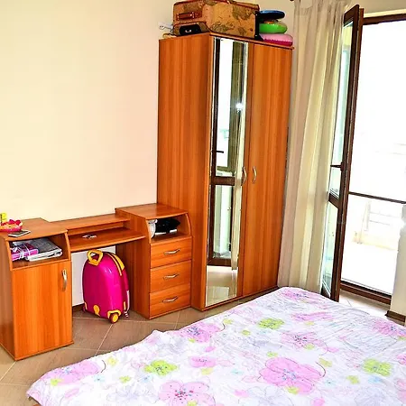 Amadeus 3 One-bedroom Eh Slantschew brjag
