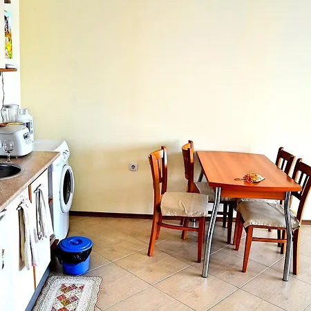 Amadeus 3 One-bedroom Eh Apartment Slantschew brjag